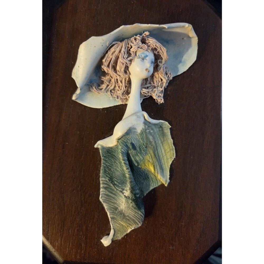 Vtg Emilio Tezza Lo Scricciolo Porcelain Wall Plaque Lady~Italy #301